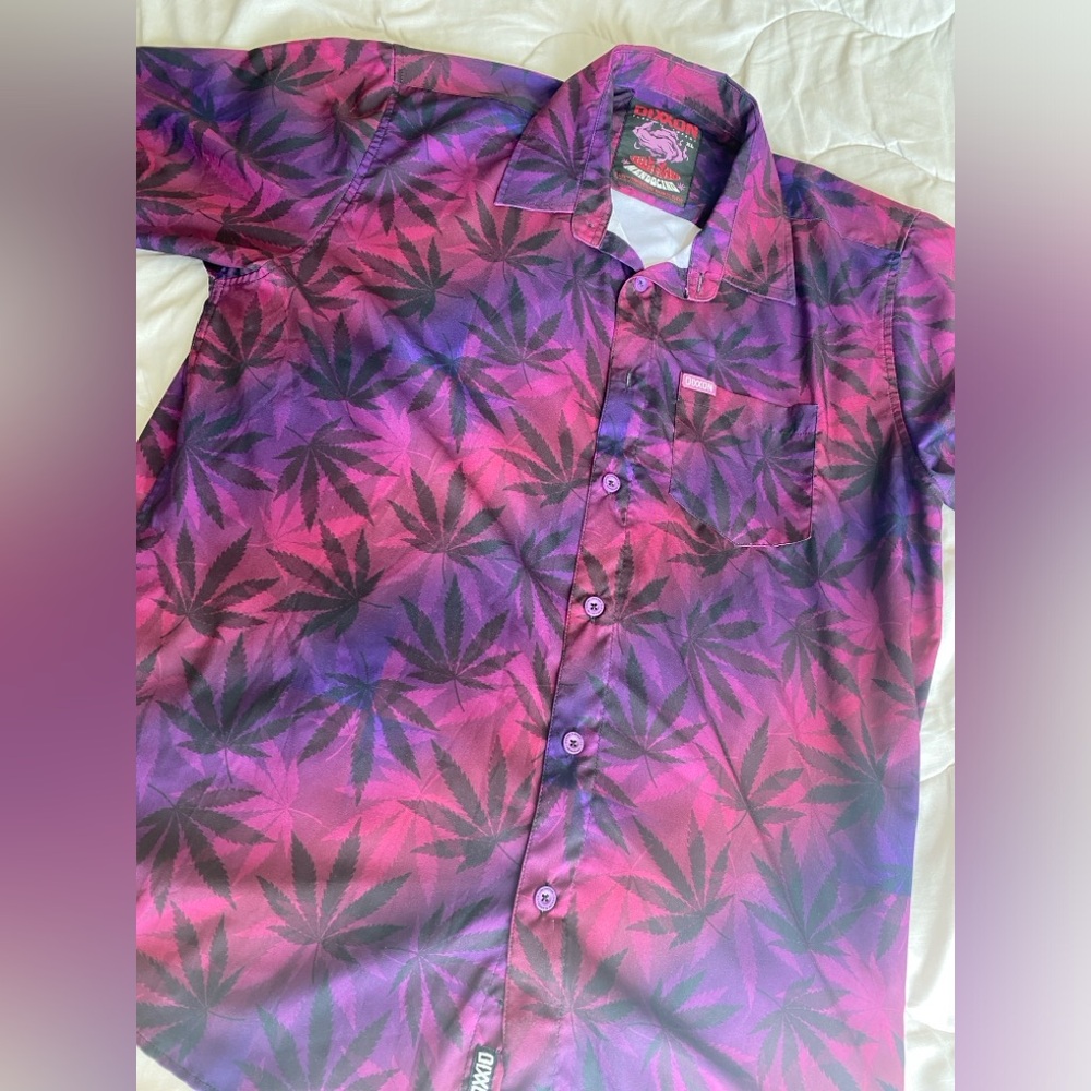 Dixxon THE MENDOCINO short-sleeve button up. Size XL.